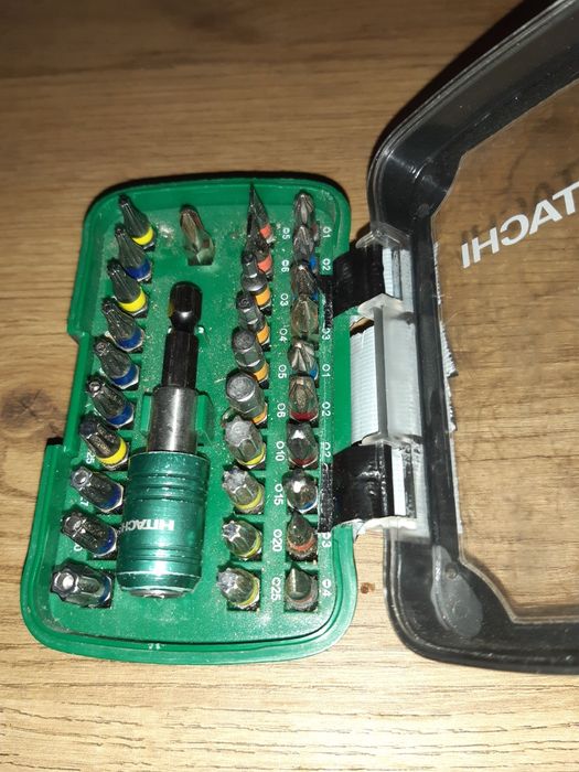 HITACHI - Zestaw 31 bitów, wkrętaków z głowicą automatyczną -jak NOWE.