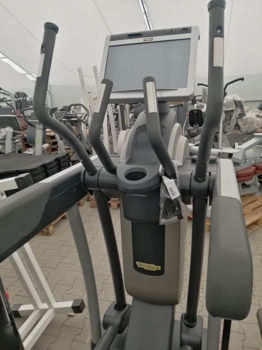Орбитрек TechnoGym Vario 700 VISIOWEB Киев в наличии