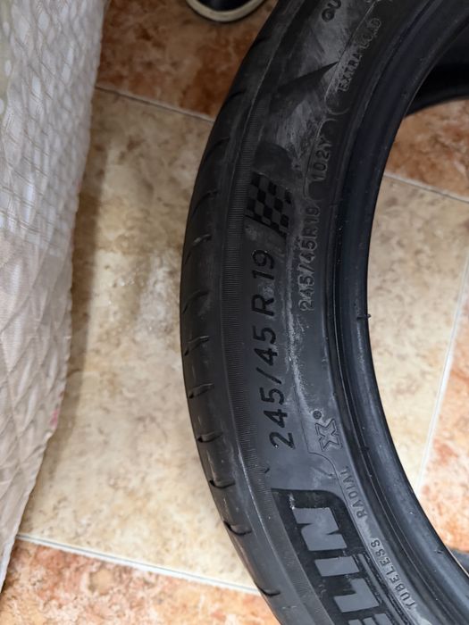 Pneus Continental e Michelin 245 45 r19 Y