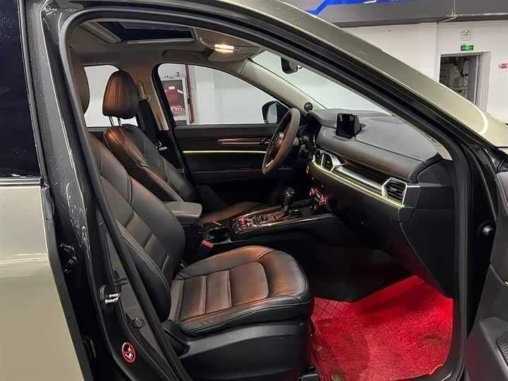 Mazda CX-5 2022 в супер кольорі