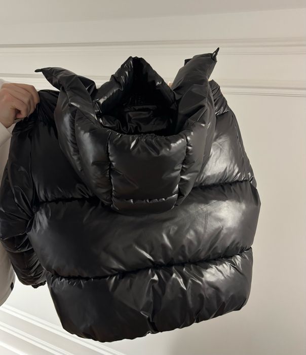 Нова курточка,чорного кольору