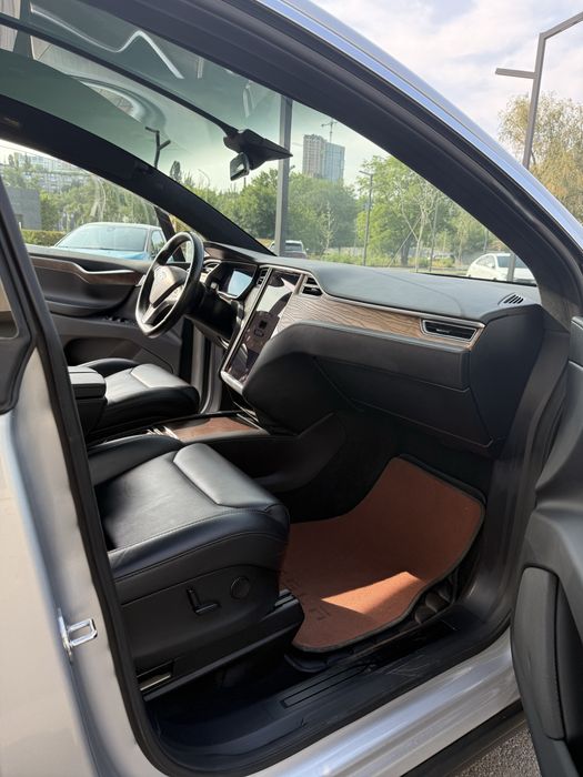 Продам Tesla X 100 D