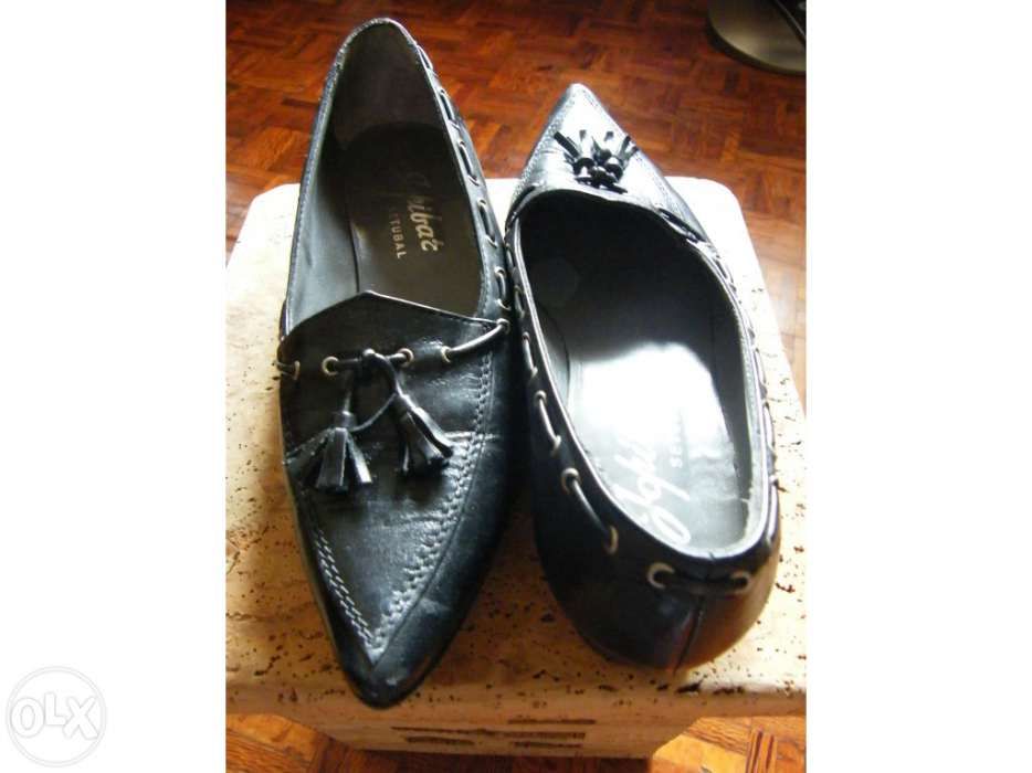 Sapatos em couro