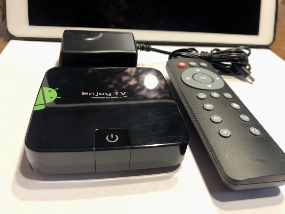 Продам приставку на андроїді BenQ Enjoy TV Black 4K Ultra HD.