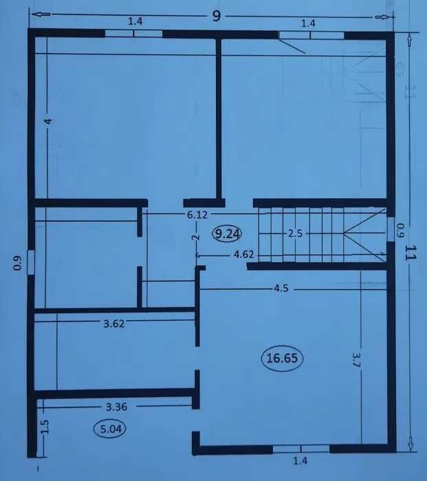 родається сучасний двоповерховий будинок у Гореничах