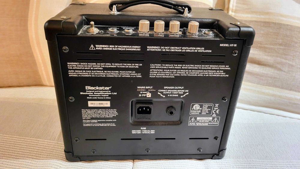 Amplificador de Guitarra Elétrica a válvulas Blackstar HT 1R Combo 1W