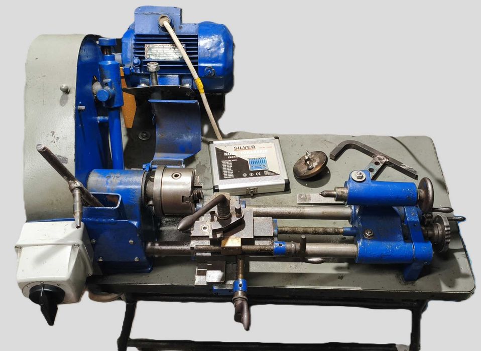 Tokarka Zuch, mini tokarka z posuwem