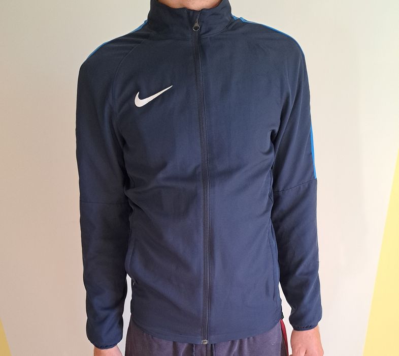 Kurtka Nike wiatrówka