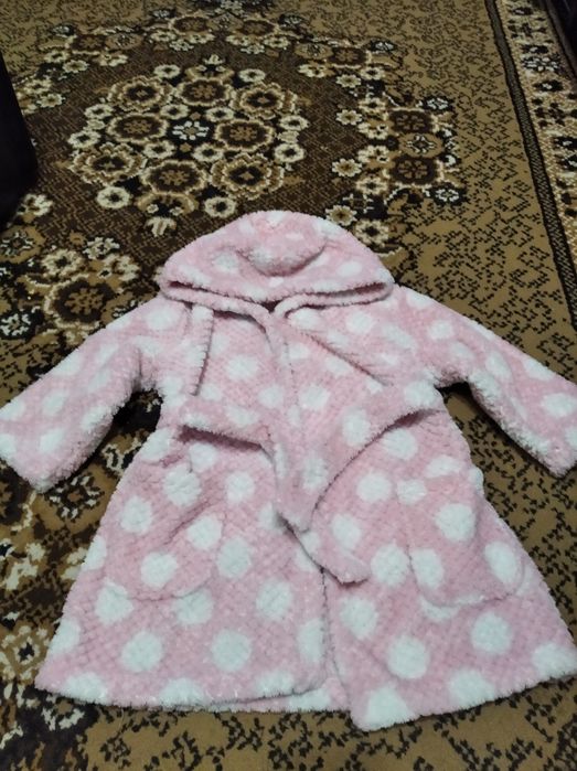 Продам банний халат на дівчинку