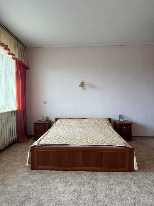 Продаж цегляного двоповерхового будинку в с. Березна