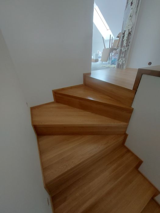 Schody wewnętrzne,na konstrukcji,na beton,stopnie,trepy