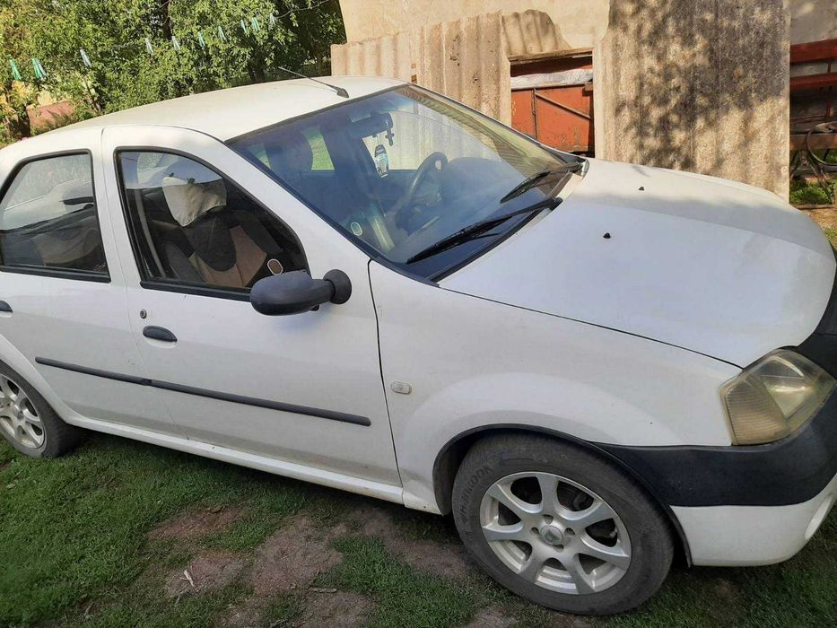 Dacia Logan в дуже хорошому стані.