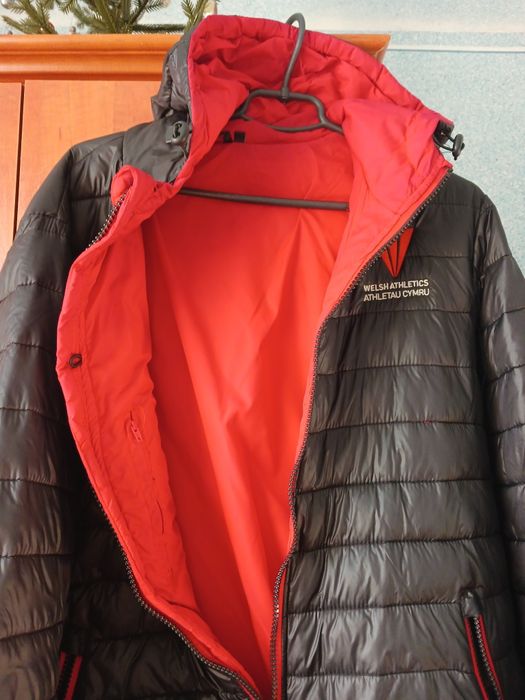 Куртка розмір м в дуже хорошому стані