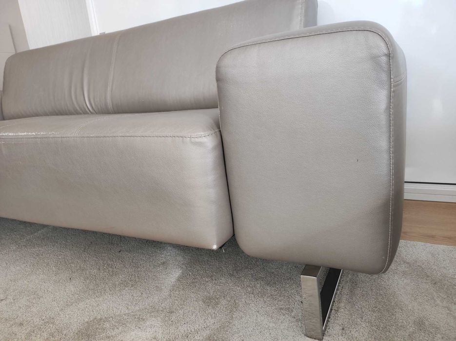 Sofá 3 lugares em pele sintética