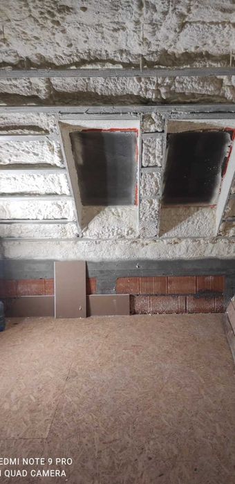 Ocieplanie  piana pur poddasza dachu Izolacje natryskowe pianką pur