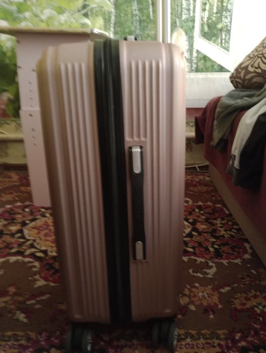 Продам валізу 60 літрів
