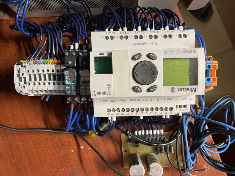 Przekaźnik programowalny Moeller easy820-DC-RC