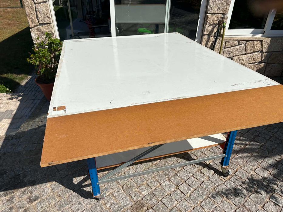 Mesa de apoio a indústria têxtil