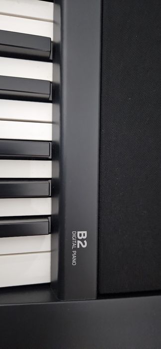 Piano Korg B2 - teclas com peso de piano acústico
