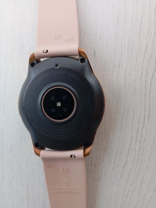 Samsung Galaxy Watch 42mm - Rosa, em ótimo estado + carregador sem fio