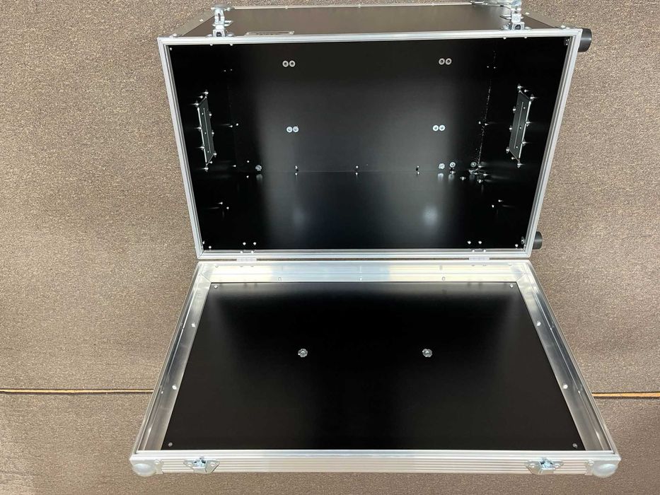 Skrzynia transportowa _ Case.