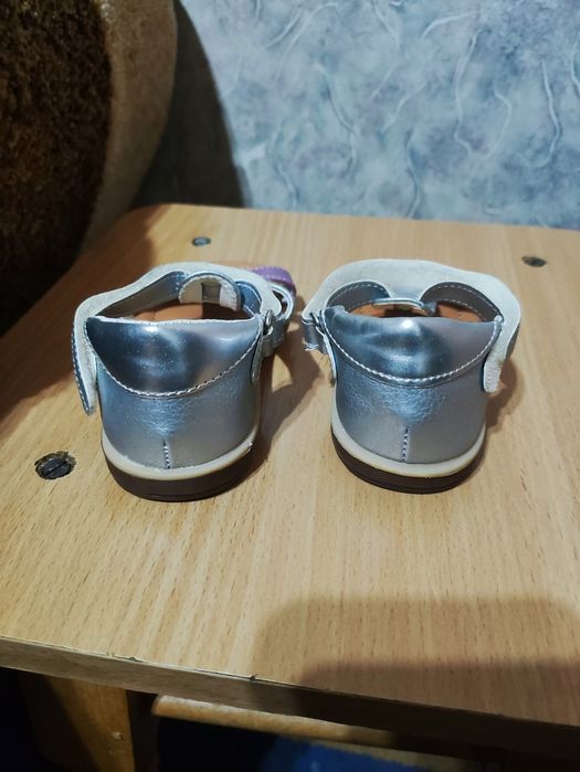 Босоніжки дитячі 24 розміру