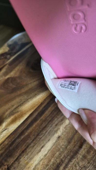 Klapki Adidas rozmiar 40,5  róż z beżemm