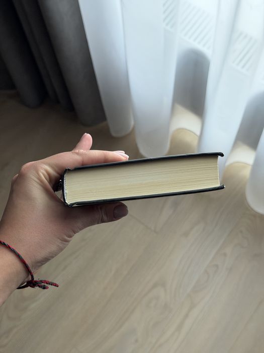 Продаю книгу Керолайн Кепнес «Ти» видавництва VIVAT