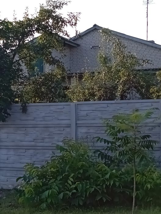 Продам будинок коло річки Південний Буг.