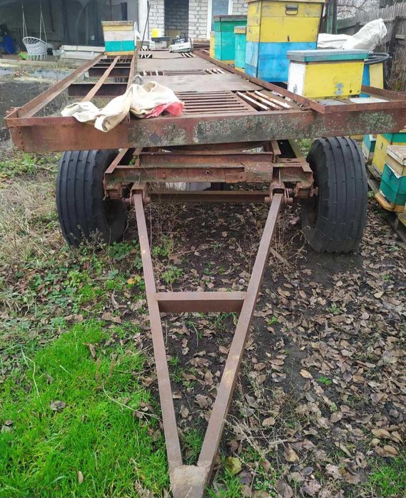 Тракторний причіп під пасіку