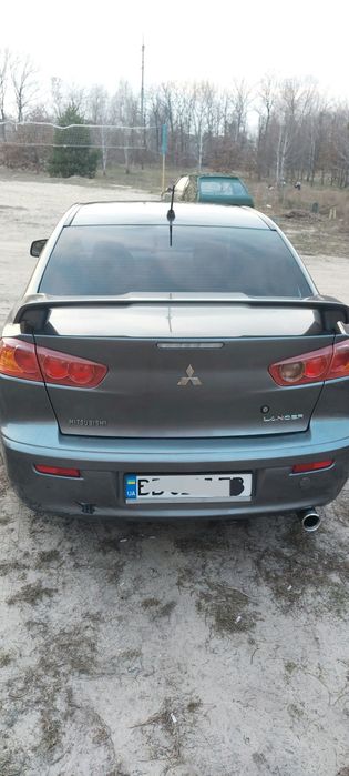 Продаж Мітсубісі лансер 10