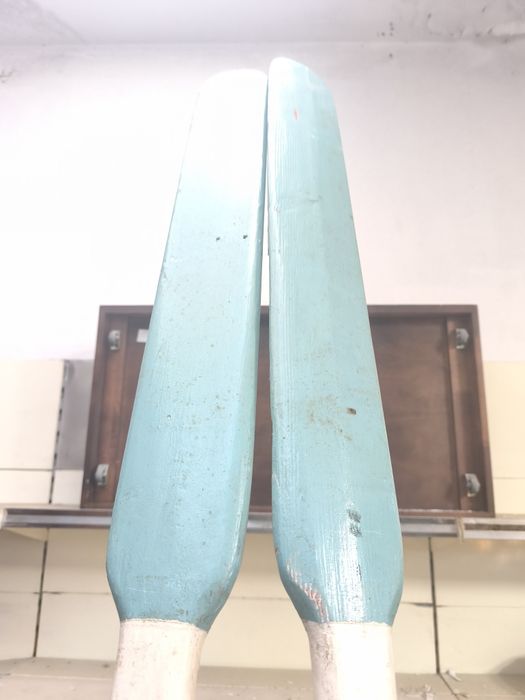Vendo remos de madeira