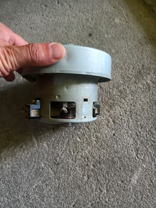 Двигун vcm-m30au пилососа,щітки,б у(самсунг) на запчастини