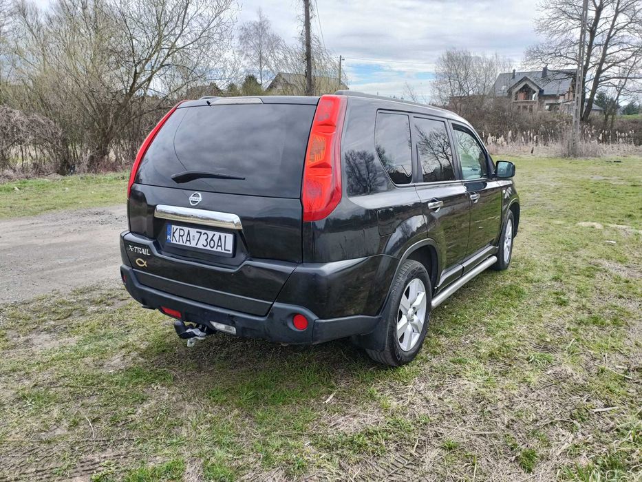 Samochód SUW Nissan X-Trial