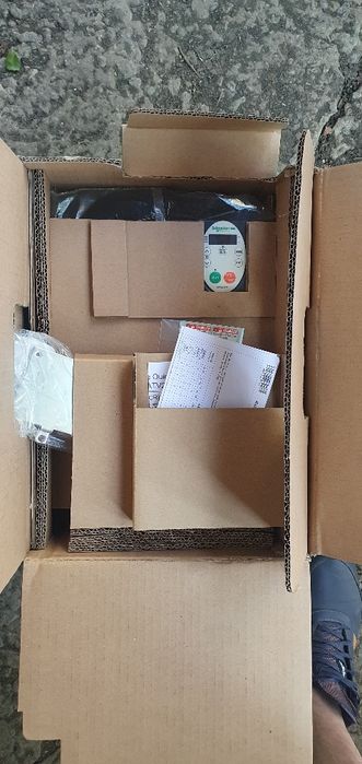 (ATV212HD15N4) Преобразователь частоты Schneider Electric ALTIVAR212