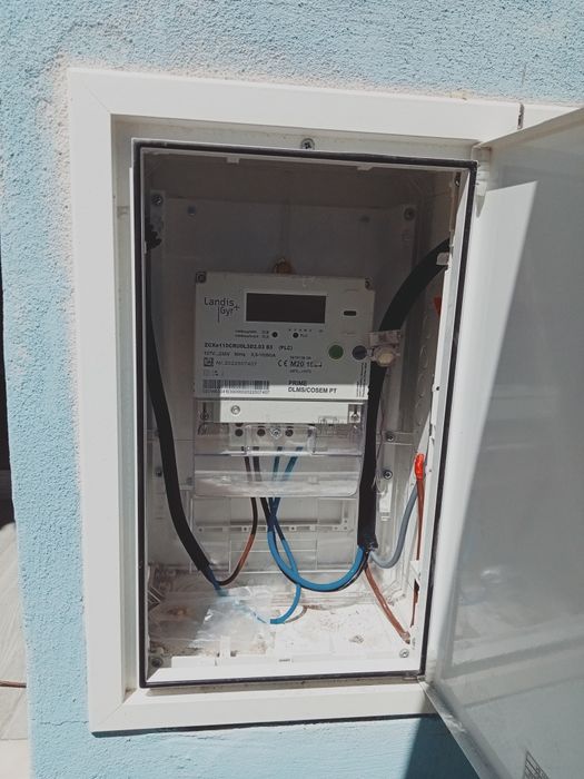 Carlos João  Electricista  oficial