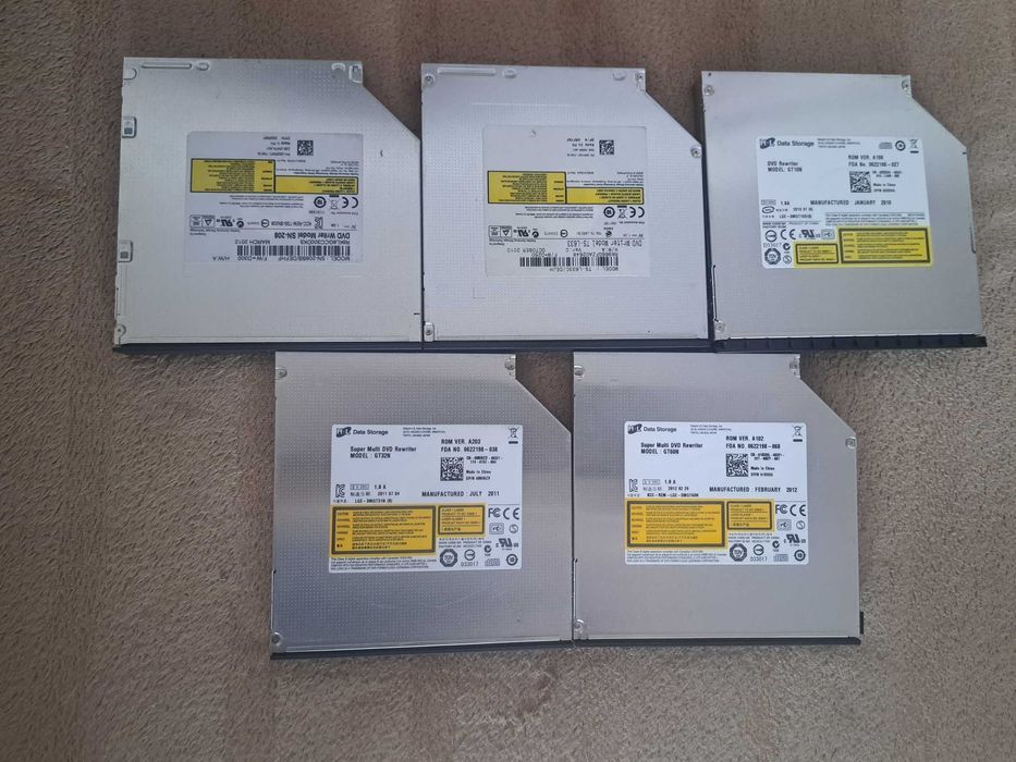 5 sztuk nagrywarek DVD-RW do laptopa.