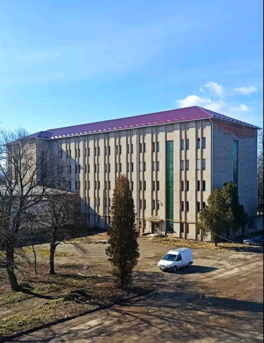 Продаж комерційного приміщення 5-ти поверхової адмінспоруди з актовим