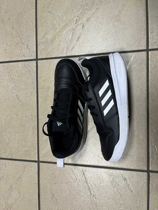 Кросівки Adidas Tensaur 36 р