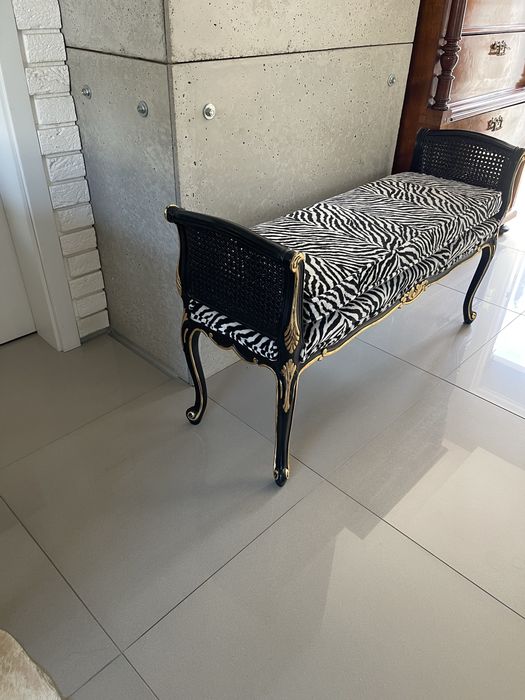 Elegancka ławka -pufa mini sofa z plecionką wiedeńską . Vintage