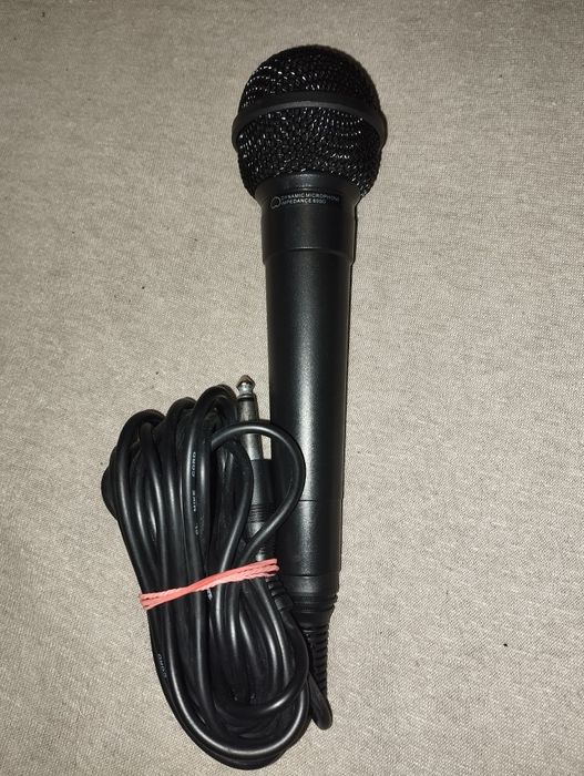 Мікрофон вокальний динамічний для караоке.