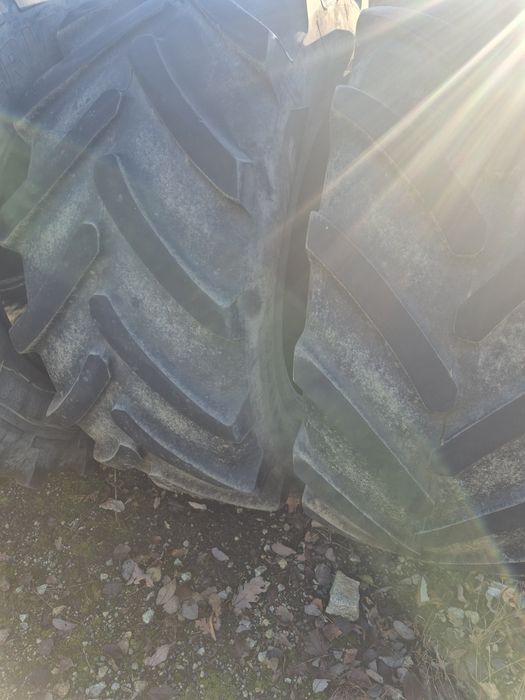 Opony 650/65R38 Bridgestone.