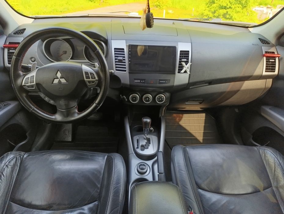 Mitsubishi Outlander XL