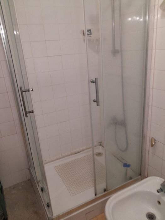 Alugo quarto para uma pessoa ou casal em Santarém