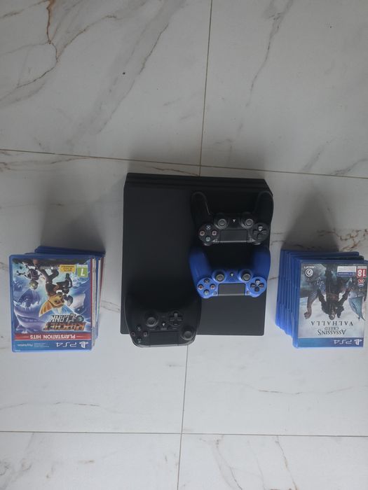 PlayStation 4 Pro 1Tb +17 gier