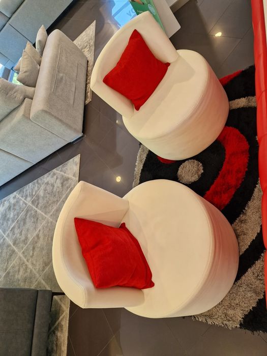 Secretária Capitoné ideal para Loja ou Salão