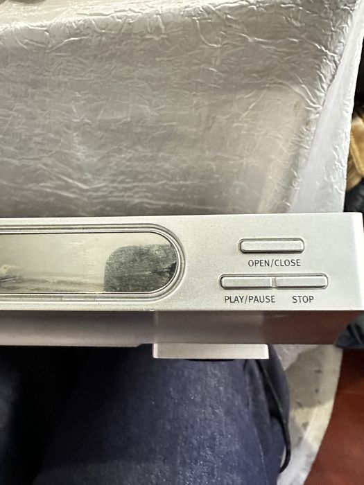 Відеоплеєр BBK DV 318 SI