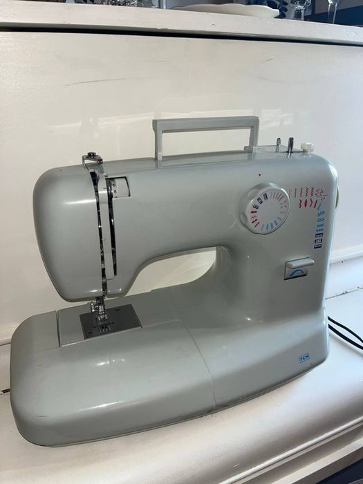 Швейна машинка TCM