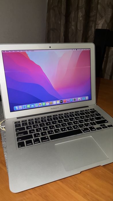 MacBook Air 13" 2017 / 8GB / 128GB SSD / Родная коробка / Идеальный