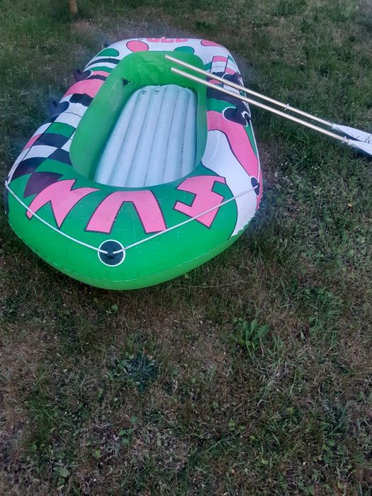 Duży Ponton na 3 osoby może służyć jako sanki!